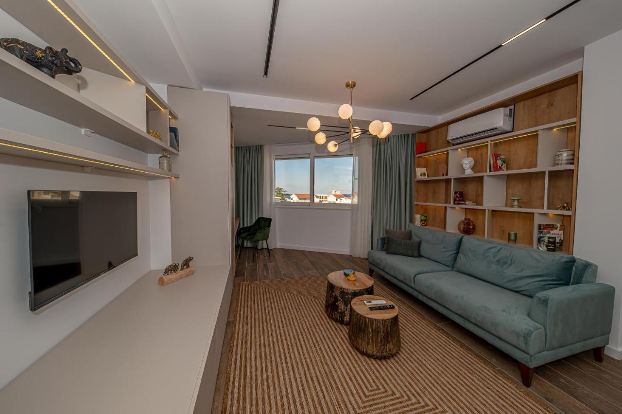 N&N Lux Guest House Бар Екстер'єр фото