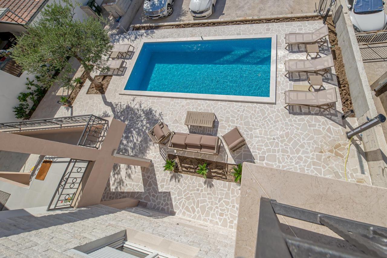 N&N Lux Guest House Бар Екстер'єр фото