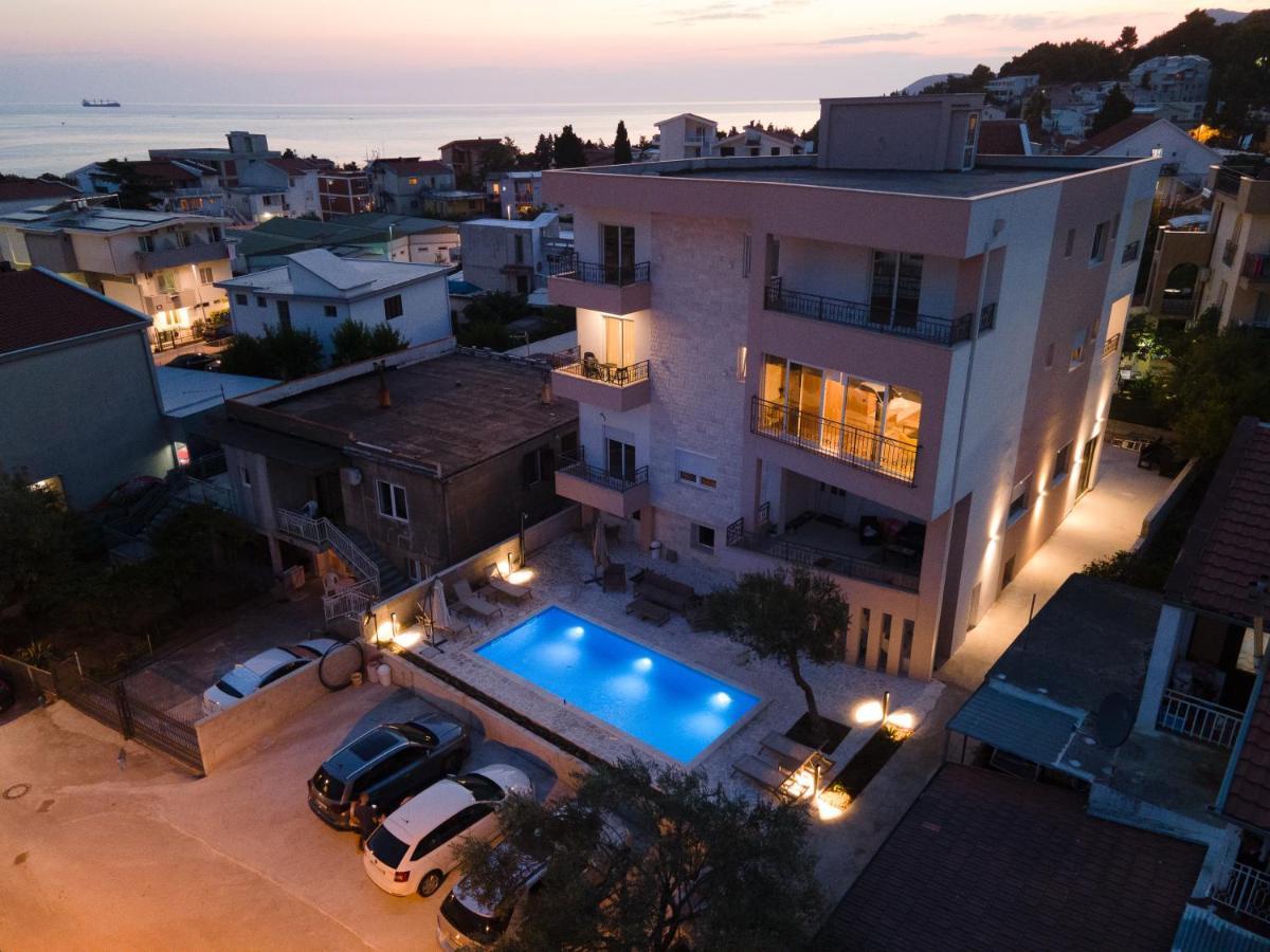 N&N Lux Guest House Бар Екстер'єр фото