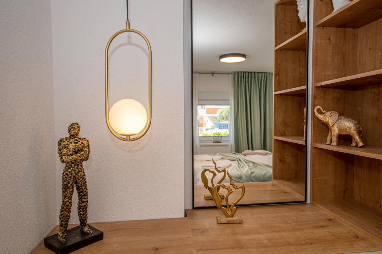 N&N Lux Guest House Бар Екстер'єр фото