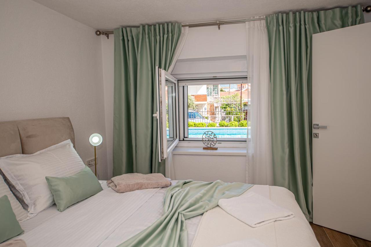 N&N Lux Guest House Бар Екстер'єр фото