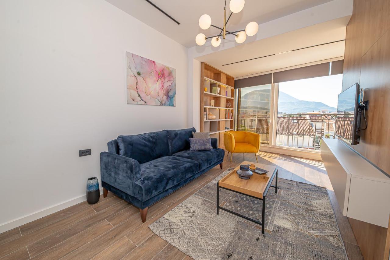 N&N Lux Guest House Бар Екстер'єр фото
